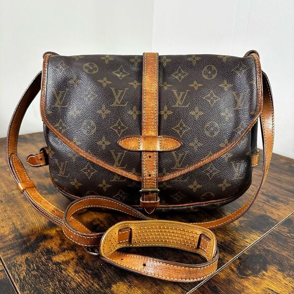 Louis Vuitton Handbags - Louis Vuitton Vintage Monogram Saumur PM Messenger Crossbody Bag